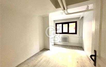 ACIBADEM METROBÜSÜN HEMEN YANINDA KİRALIK 2+1 DAİRE 