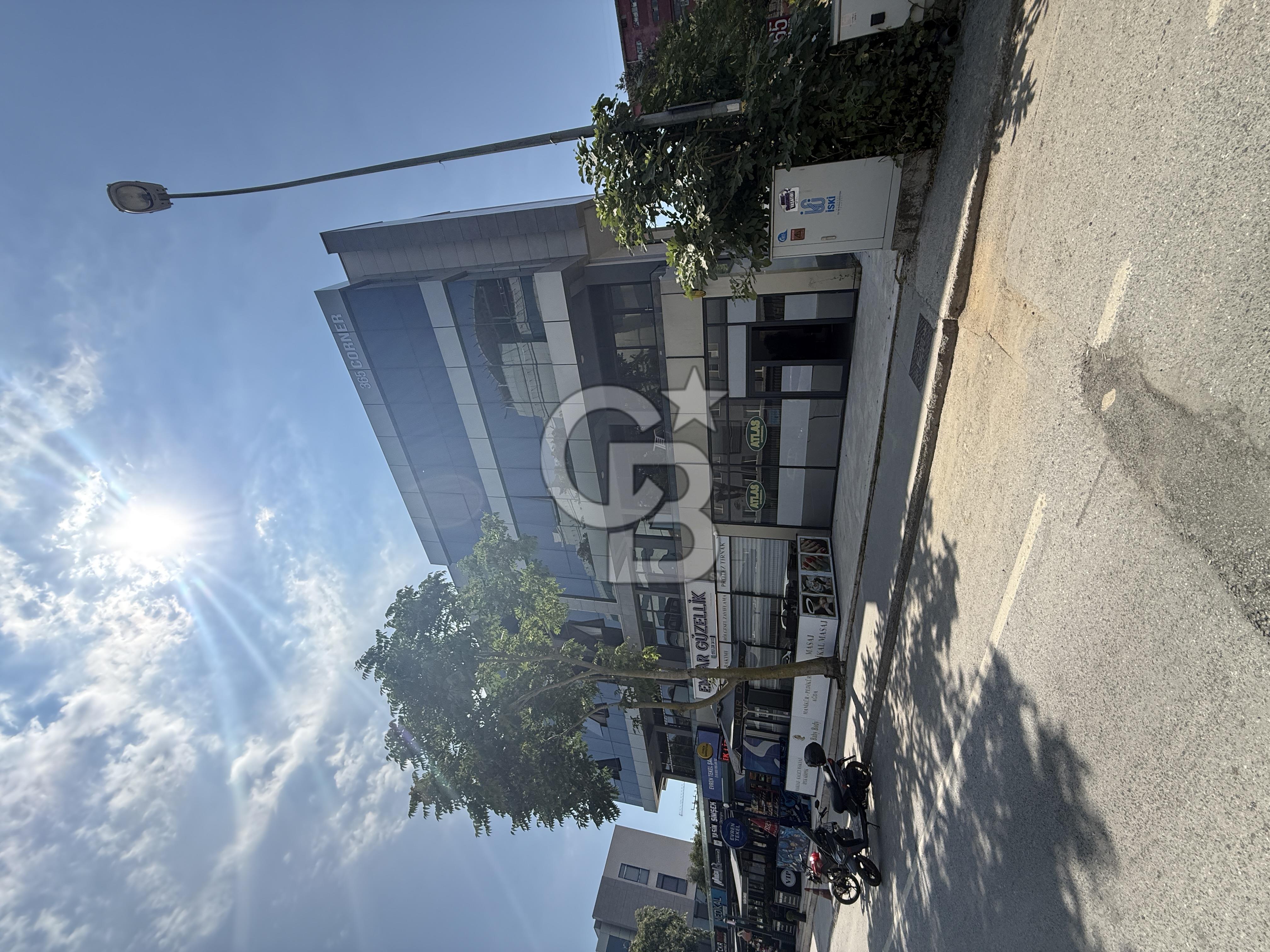 Ferit KUTLUAY'dan ÇEKMEKÖY CORNER 365 STS DE 1+1 KİRALIK DAİRE