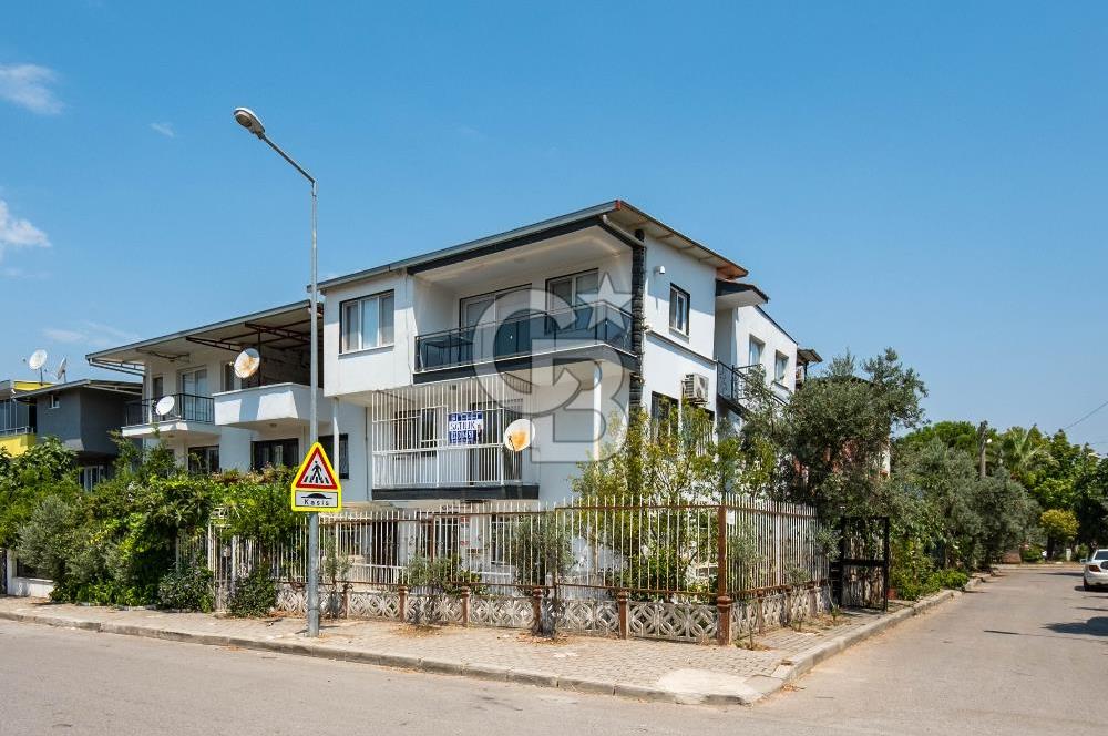 BEYAZ EVLERDE FULL BAKIMLI SATILIK BAHÇELİ 5+2