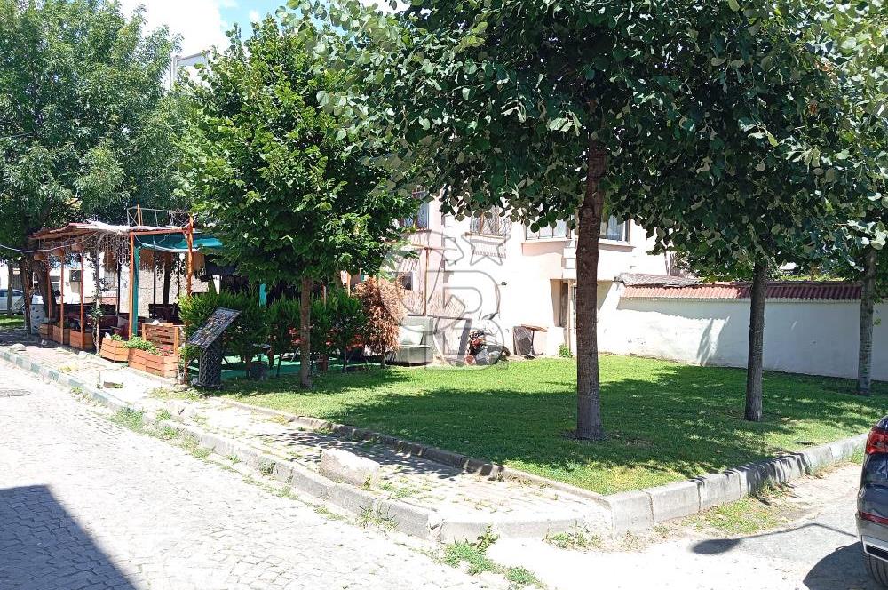 Sultanahmet'te 90 m2 Taban Oturumlu İmarlı Emsalsiz Satılık Arsa