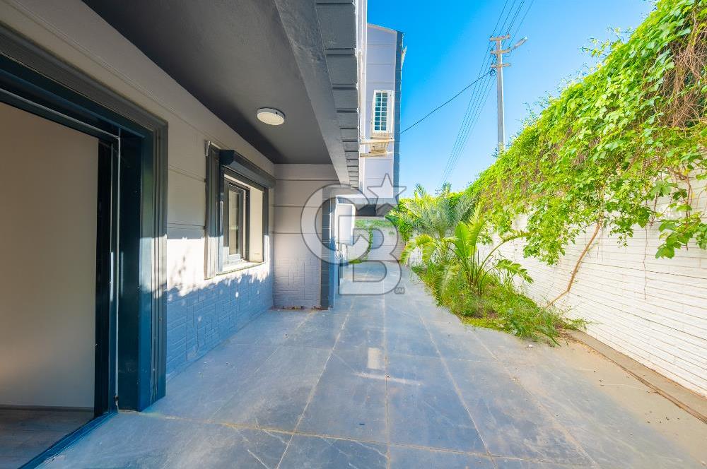 URLA GÜLBAHÇE'DE TRİPLEKS DENİZE 20M SATILIK VİLLA