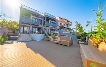 URLA GÜLBAHÇE'DE TRİPLEKS DENİZE 20M SATILIK VİLLA