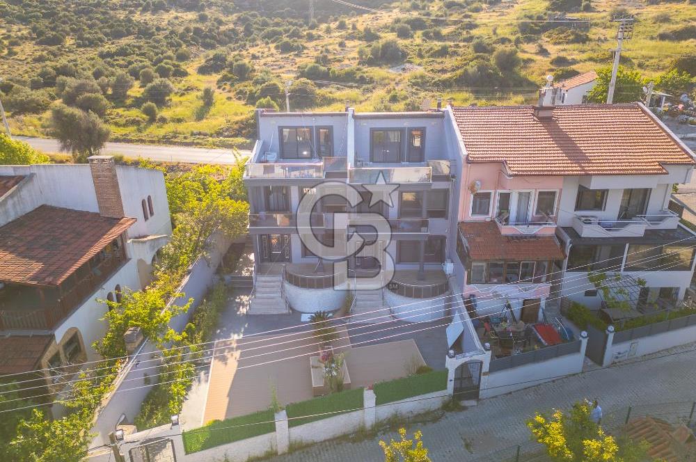 URLA GÜLBAHÇE'DE TRİPLEKS DENİZE 20M SATILIK VİLLA