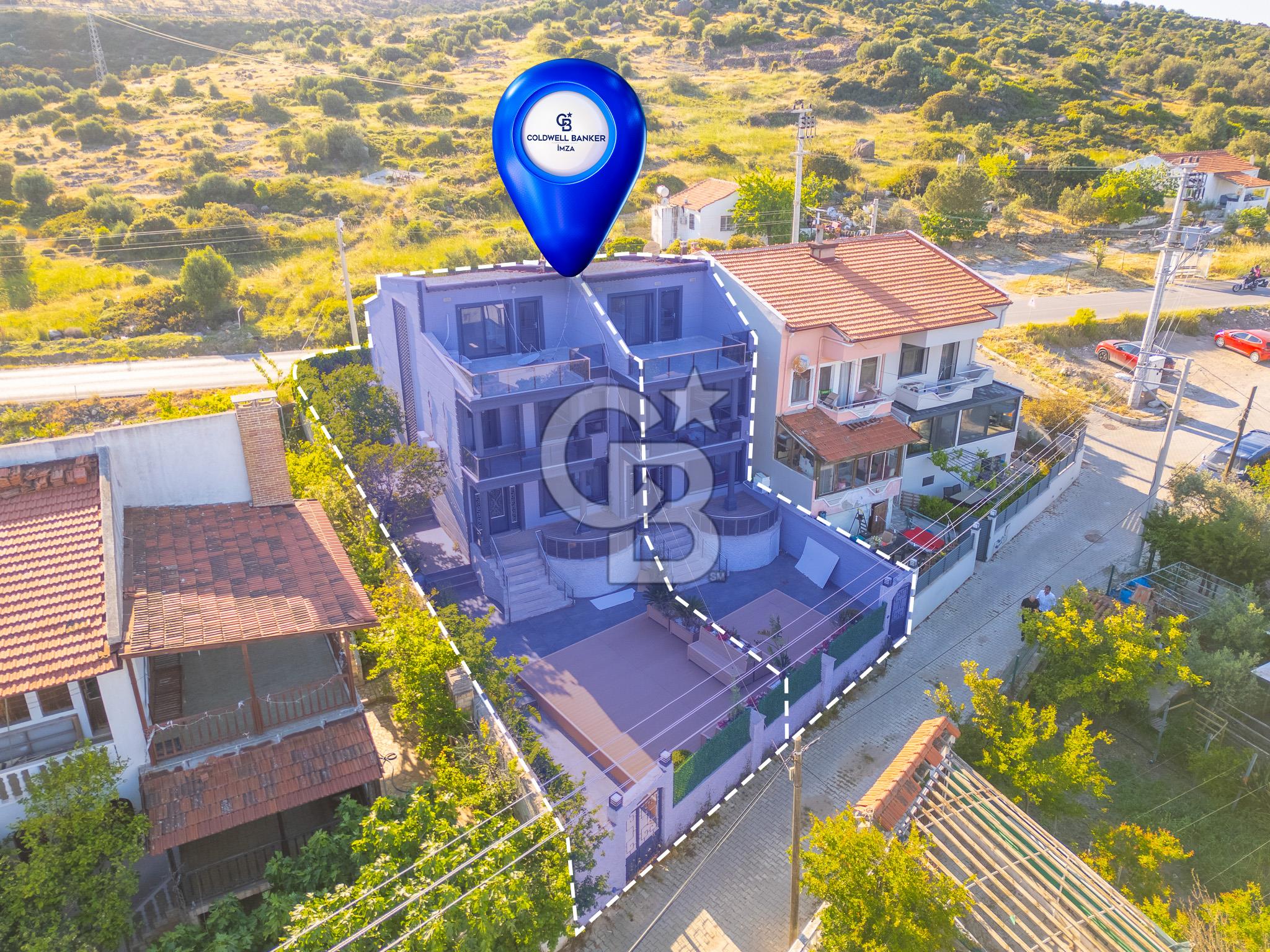 URLA GÜLBAHÇE'DE TRİPLEKS DENİZE 20M SATILIK VİLLA