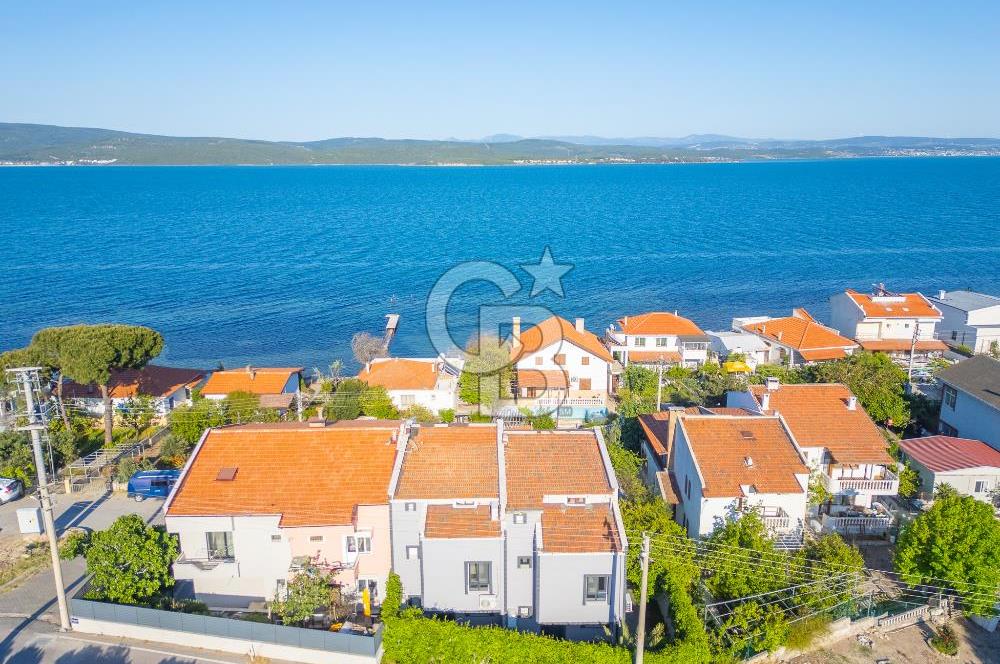 URLA GÜLBAHÇE'DE TRİPLEKS DENİZE 20M SATILIK VİLLA