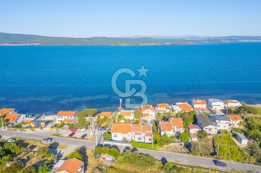 URLA GÜLBAHÇE'DE TRİPLEKS DENİZE 20M SATILIK VİLLA