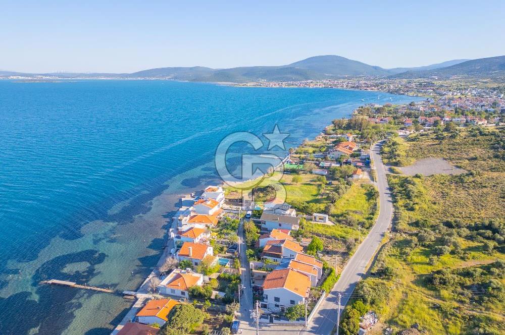 URLA GÜLBAHÇE'DE TRİPLEKS DENİZE 20M SATILIK VİLLA