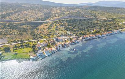 URLA GÜLBAHÇE'DE TRİPLEKS DENİZE 20M SATILIK VİLLA
