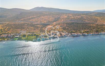 URLA GÜLBAHÇE'DE TRİPLEKS DENİZE 20M SATILIK VİLLA