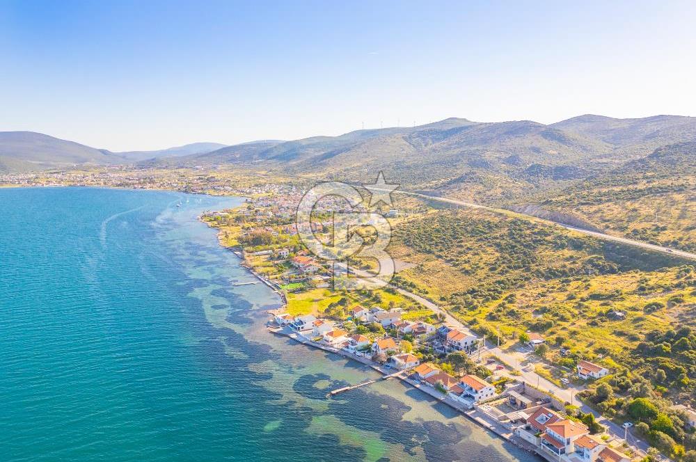 URLA GÜLBAHÇE'DE TRİPLEKS DENİZE 20M SATILIK VİLLA