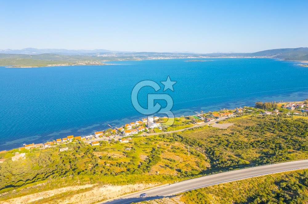 URLA GÜLBAHÇE'DE TRİPLEKS DENİZE 20M SATILIK VİLLA