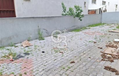 Çiğli Anadolu Caddesine Yakın Satılık Batar Katlı Dükkan