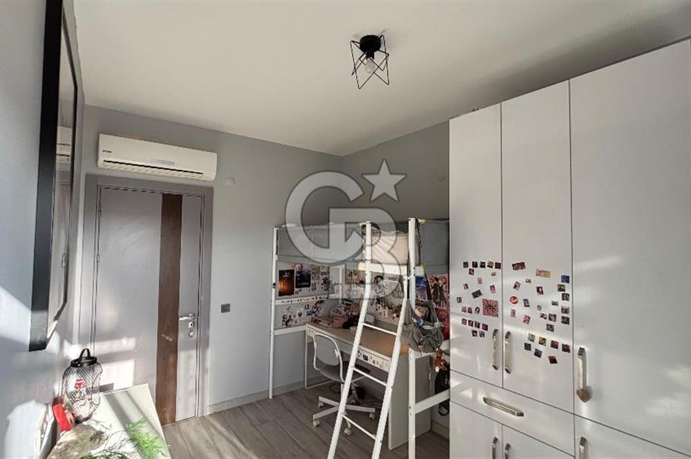 GAYDA ATAŞEHİR'DE HAVUZ MANZARALI FULL TADİLATLI KREDİYE UYGUN GENİŞ 3+1 DAİRE 