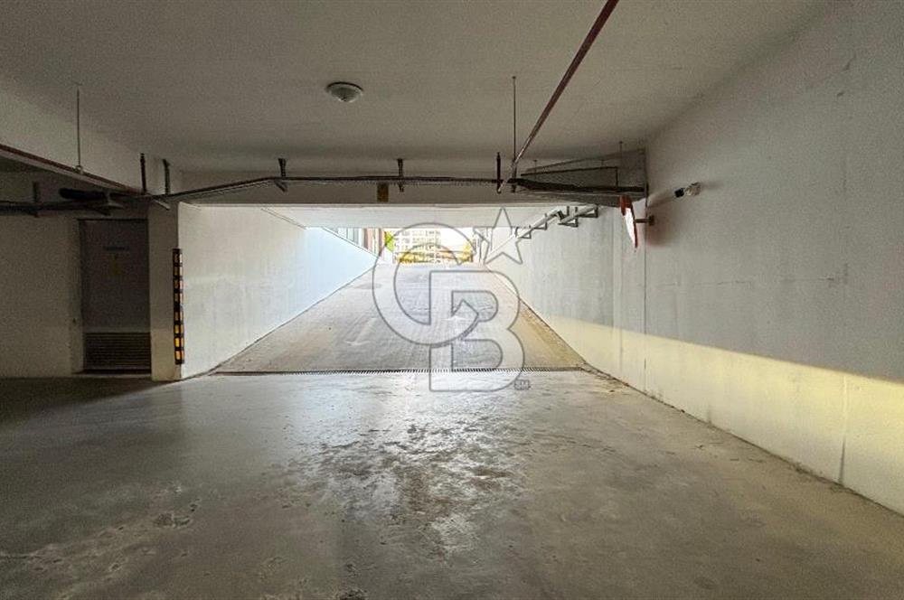GAYDA ATAŞEHİR'DE HAVUZ MANZARALI FULL TADİLATLI KREDİYE UYGUN GENİŞ 3+1 DAİRE 