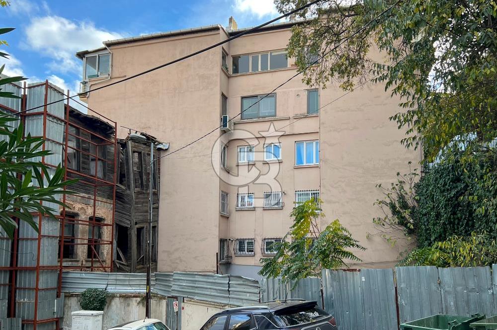 Arnavutköy Sahile Yürüme Mesafesi Kiralık 2+1 Bahçe Katı
