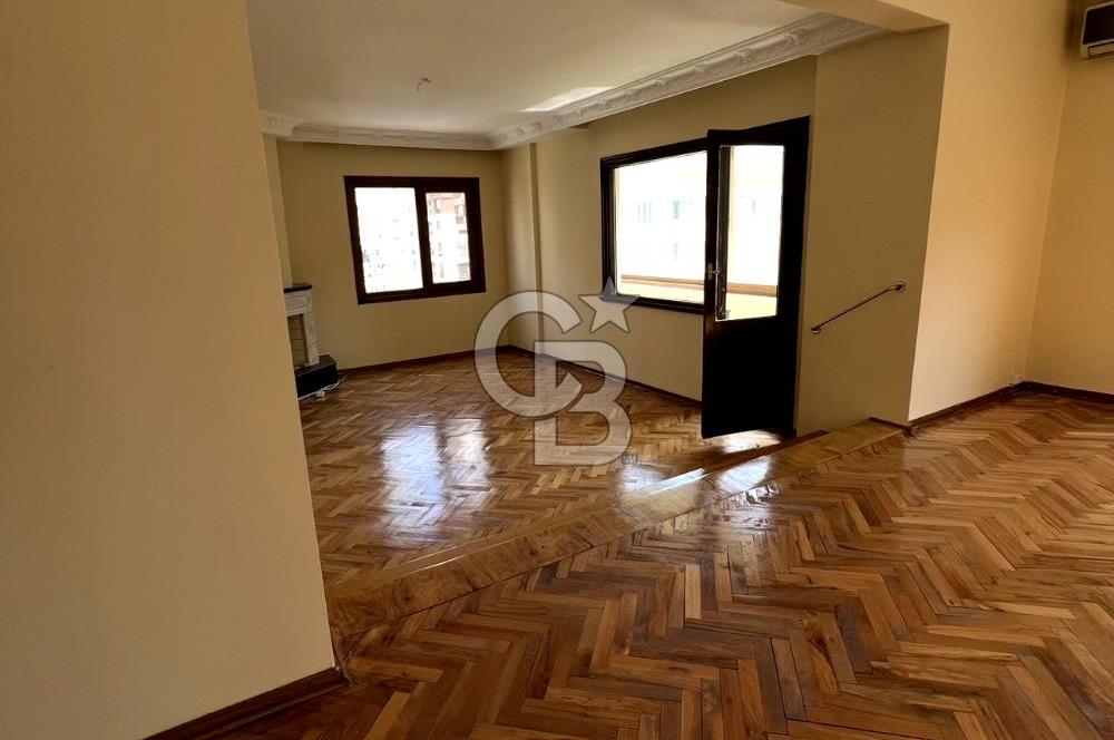 Suadiye'de Satılık 3+1 Daire, 135m², Prestijli Konum 