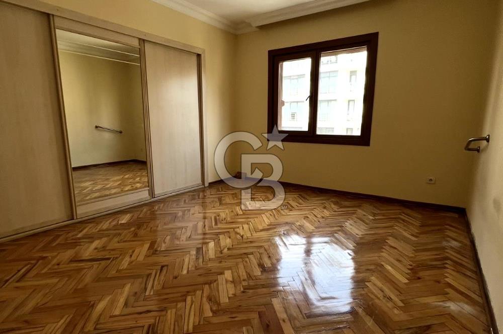 Suadiye'de Satılık 3+1 Daire, 135m², Prestijli Konum 