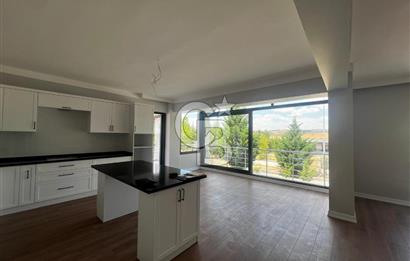 ŞEHİTALİ PET KONUT SİTESİTESİNDE SATILIK 4+2 TAM MÜSTAKİL VİLLA