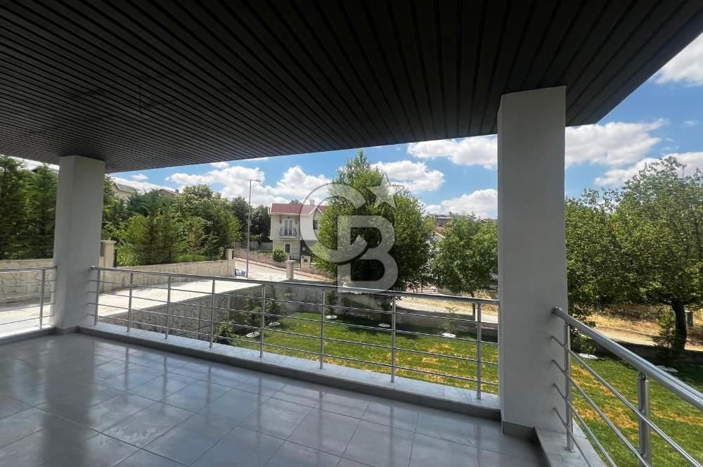 ŞEHİTALİ PET KONUT SİTESİTESİNDE SATILIK 4+2 TAM MÜSTAKİL VİLLA