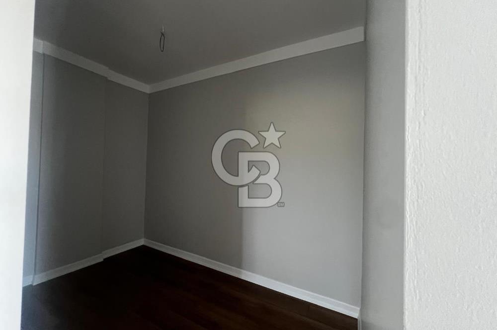 ŞEHİTALİ PET KONUT SİTESİTESİNDE SATILIK 4+2 TAM MÜSTAKİL VİLLA