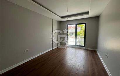 ŞEHİTALİ PET KONUT SİTESİTESİNDE SATILIK 4+2 TAM MÜSTAKİL VİLLA