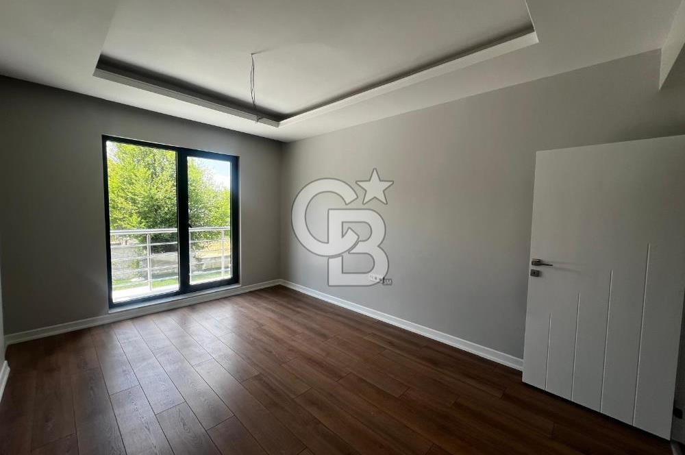 ŞEHİTALİ PET KONUT SİTESİTESİNDE SATILIK 4+2 TAM MÜSTAKİL VİLLA