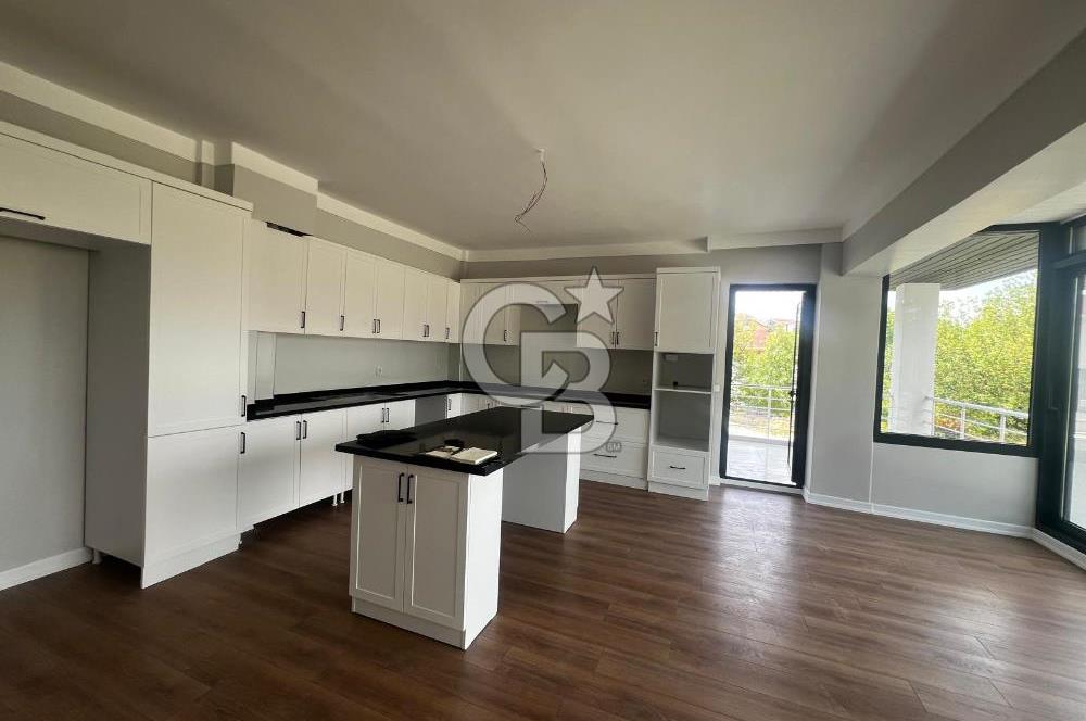 ŞEHİTALİ PET KONUT SİTESİTESİNDE SATILIK 4+2 TAM MÜSTAKİL VİLLA