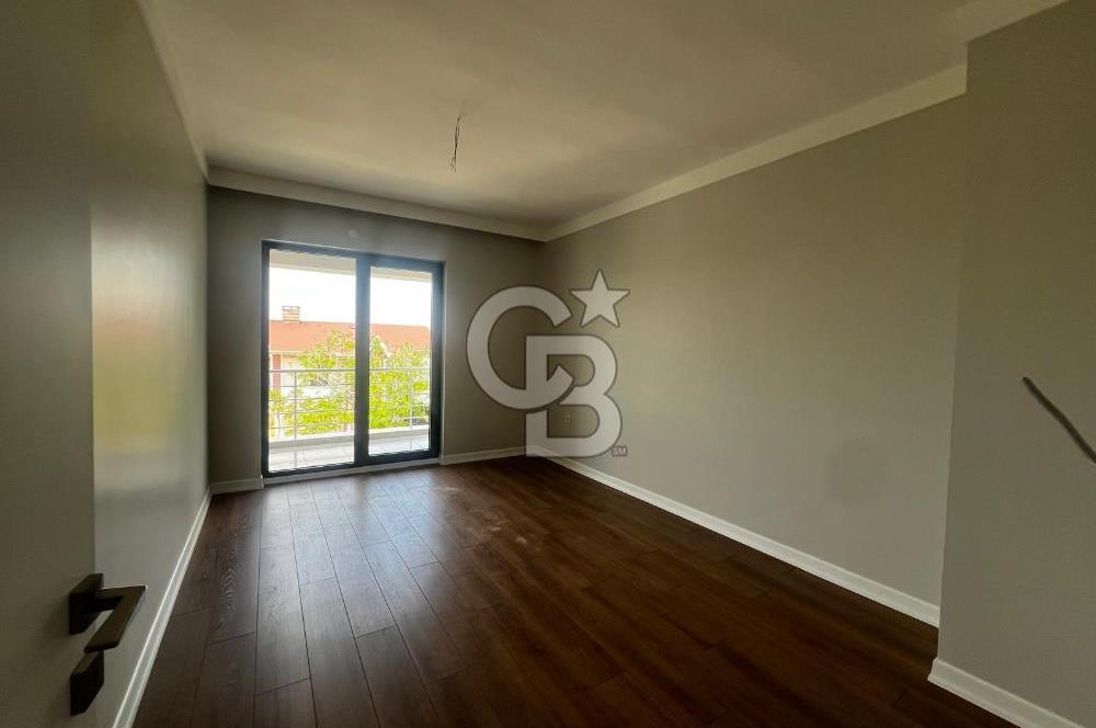 ŞEHİTALİ PET KONUT SİTESİTESİNDE SATILIK 4+2 TAM MÜSTAKİL VİLLA