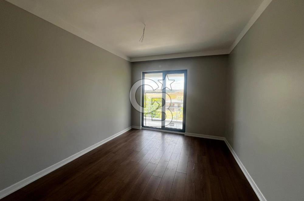 ŞEHİTALİ PET KONUT SİTESİTESİNDE SATILIK 4+2 TAM MÜSTAKİL VİLLA
