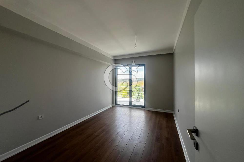 ŞEHİTALİ PET KONUT SİTESİTESİNDE SATILIK 4+2 TAM MÜSTAKİL VİLLA