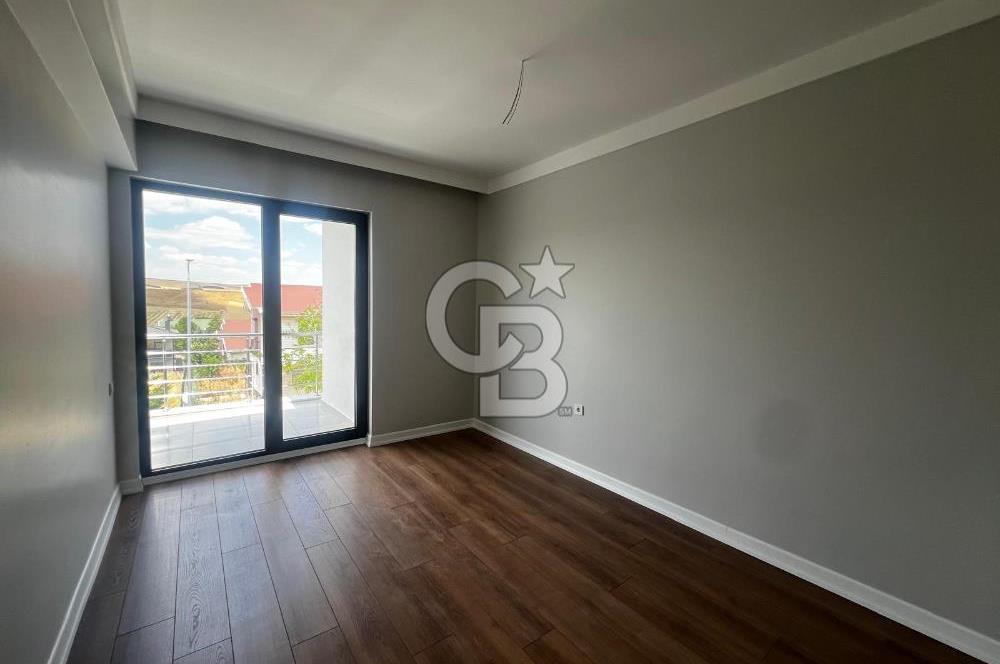 ŞEHİTALİ PET KONUT SİTESİTESİNDE SATILIK 4+2 TAM MÜSTAKİL VİLLA