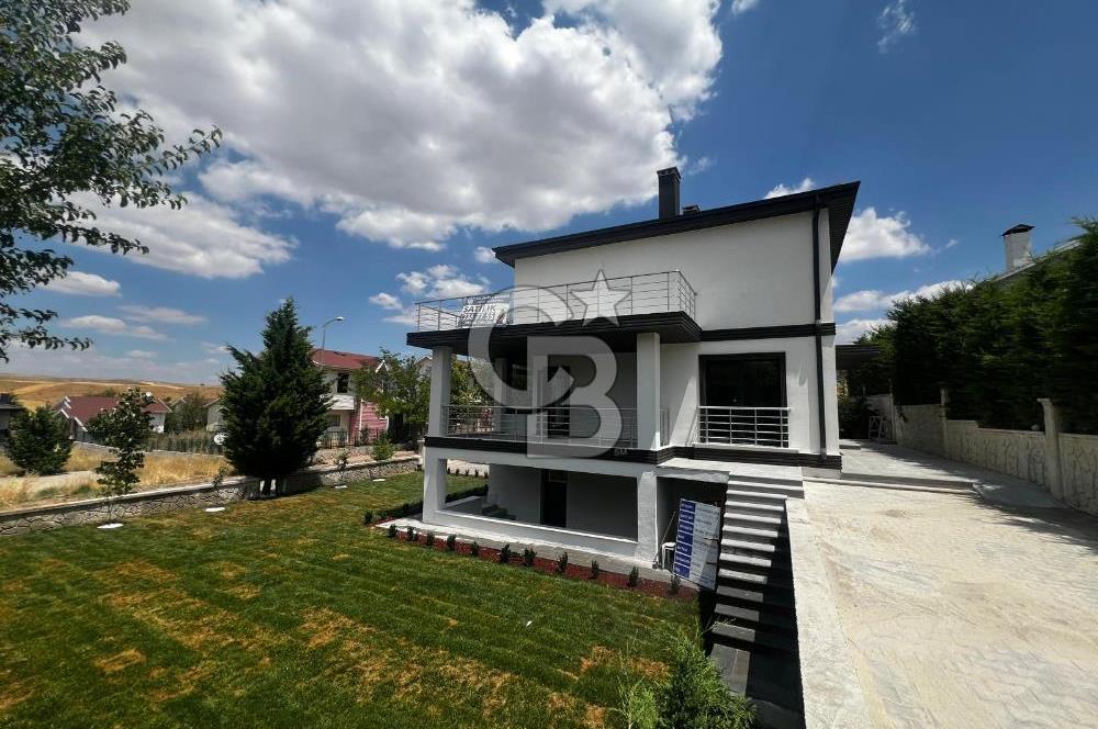 ŞEHİTALİ PET KONUT SİTESİTESİNDE SATILIK 4+2 TAM MÜSTAKİL VİLLA