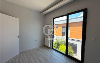 Büyükçekmece Oasis Villaları'nda Deniz Manzaralı 4+1 Lüks Villa