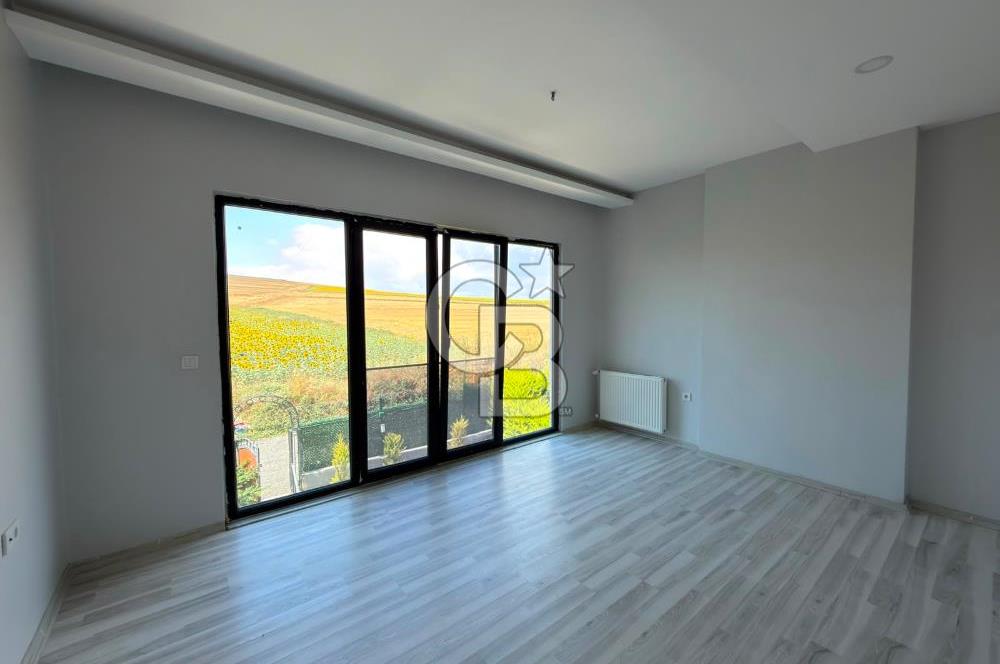 Büyükçekmece Oasis Villaları'nda Deniz Manzaralı 4+1 Lüks Villa