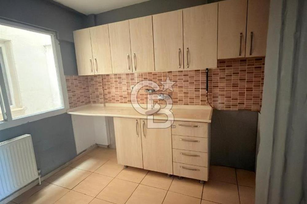 BORNOVA ATATÜRK MAHALLESİNDE KİRALIK DOĞALGAZLI 3+1 DAİRE