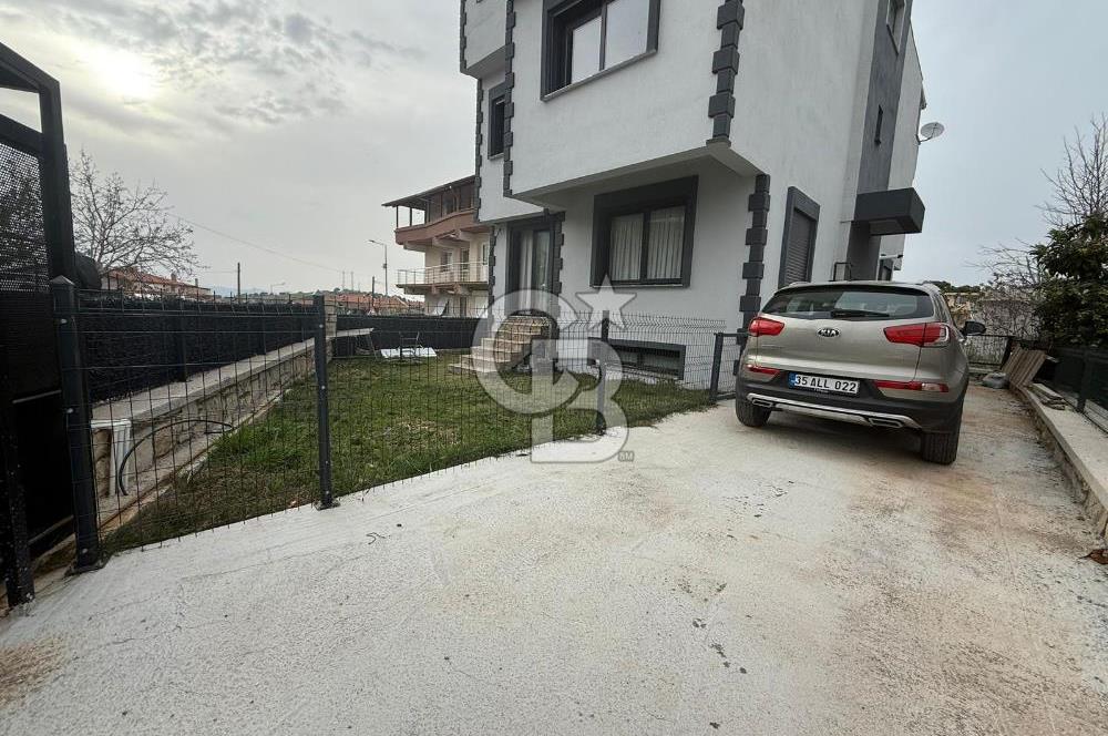 Urla da Satılık Bahçe Katı Daire
