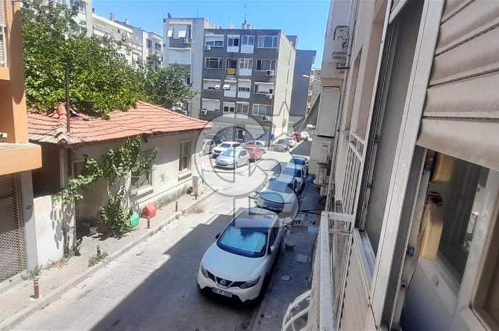 KARŞIYAKA TUNA MAHALLESİ'NDE MERKEZİ KONUMDA SATILIK 2+1 DAİRE