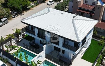 AKARCA PLAJINA YÜRÜME MESAFESİNDE HAVUZLU, 3+1 SATILIK VİLLA