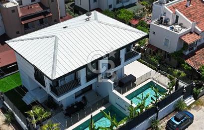 SEFERİHİSAR AKARCA HIDIRLIK MEVKİİNDE HAVUZLU, 3+1 SATILIK VİLLA