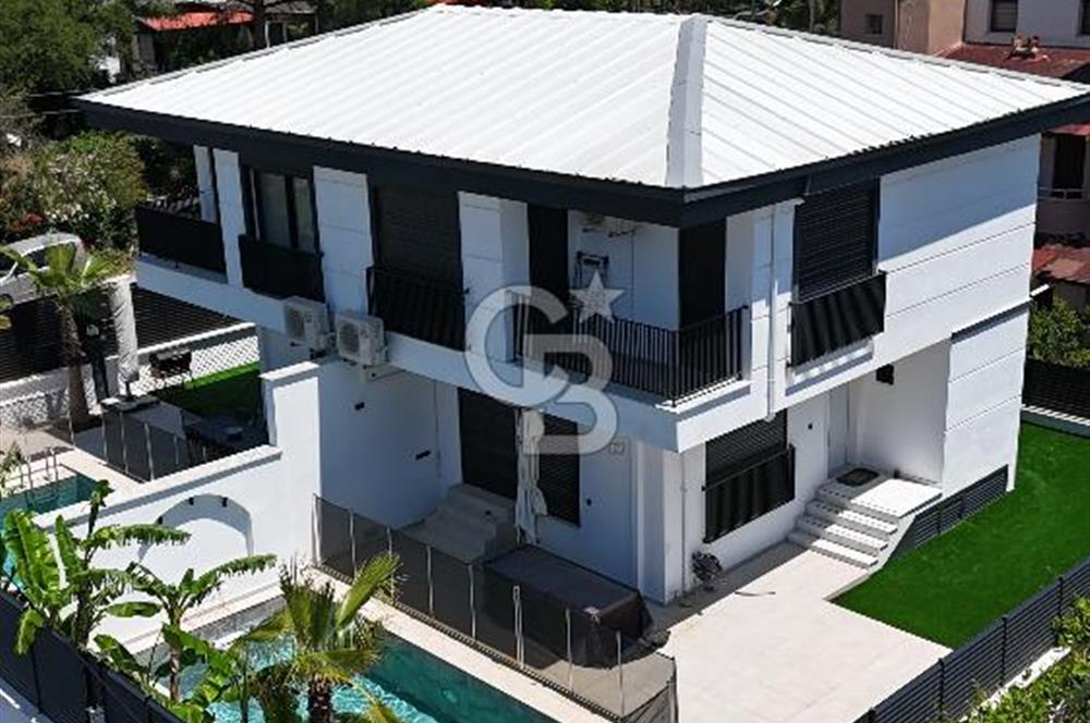 AKARCA PLAJINA YÜRÜME MESAFESİNDE HAVUZLU, 3+1 SATILIK VİLLA