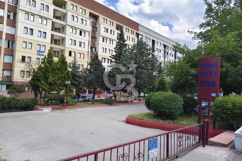 YENİ BATI SİTESİ PEYZAJ CEPHE GENİŞ FERAH ARAKAT OTOPARKLI 4+1