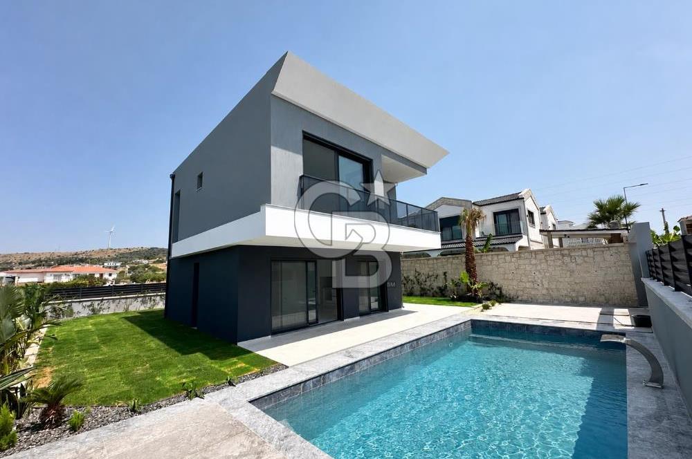 ÇEŞME REİSDERE MÜSTAKİL ÖZEL HAVUZLU 3+1 DUBLEKS SATILIK VİLLA
