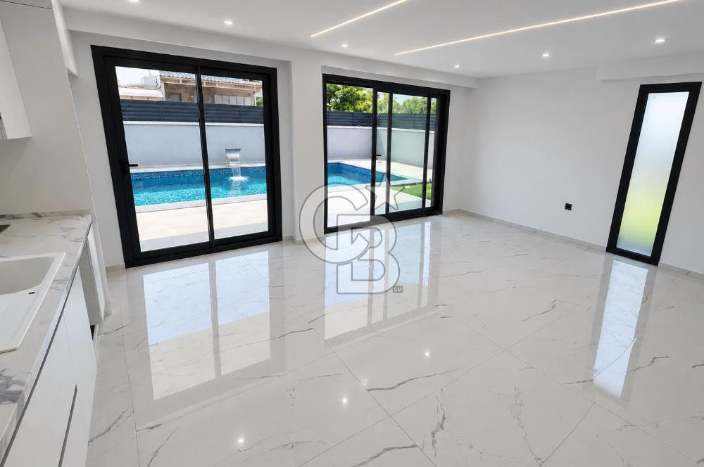 ÇEŞME REİSDERE MÜSTAKİL ÖZEL HAVUZLU 3+1 DUBLEKS SATILIK VİLLA