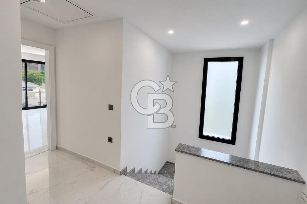 ÇEŞME REİSDERE MÜSTAKİL ÖZEL HAVUZLU 3+1 DUBLEKS SATILIK VİLLA