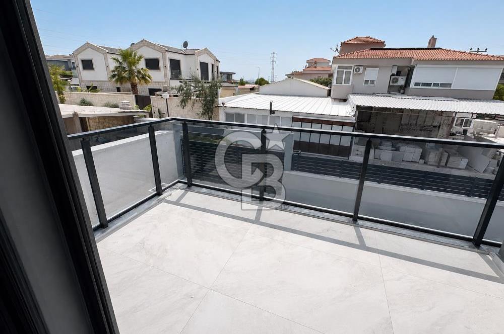 ÇEŞME REİSDERE MÜSTAKİL ÖZEL HAVUZLU 3+1 DUBLEKS SATILIK VİLLA