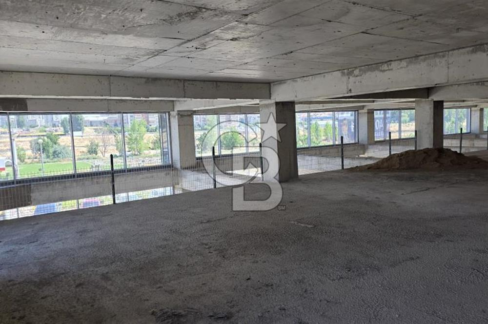 Yeşilova'da 300 m² Kiralık Dükkân