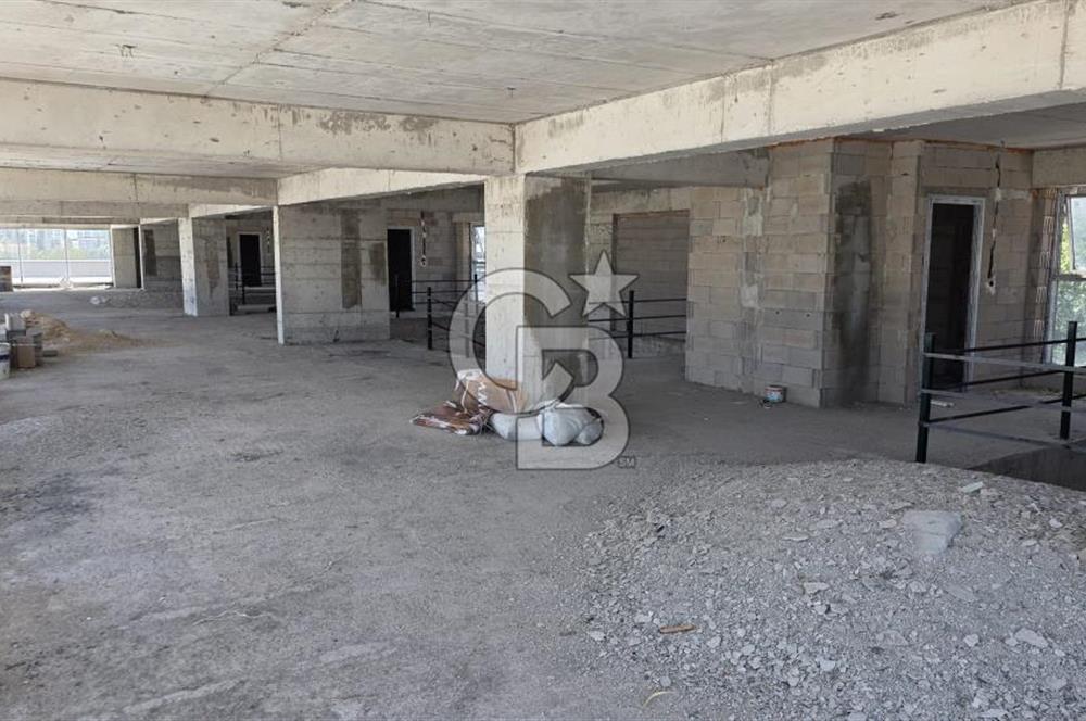 Yeşilova'da 300 m² Kiralık Dükkân