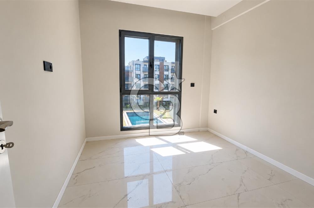 Dikili Çandarlı'da Site İçinde Satılık 1+1 Daire