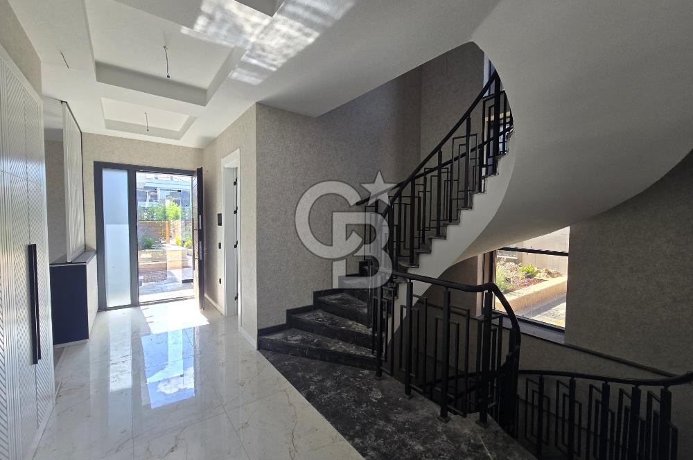 COLDWELL BANKER'DAN SELÇUKLUNUN EN ÖZEL 7+1 VİLLASI