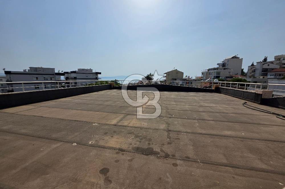 Kuşadası Camiatik'te Deniz Manzaralı 3+1 Çatı Dubleks